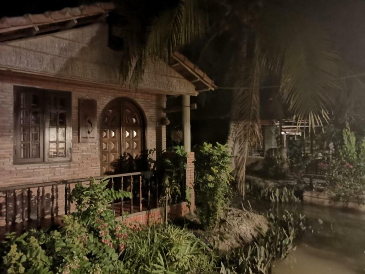 Charming Countryside Homestay Ben Tre Екстер'єр фото